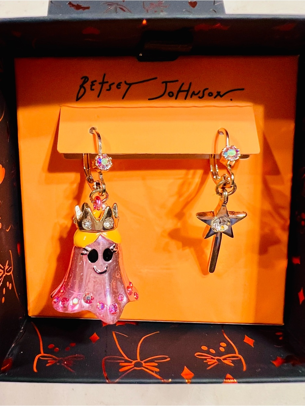 👻🌟BETSEY JOHNSON Crystal Pink Princess Ghost Star Mismatch Earrings Gold Tone